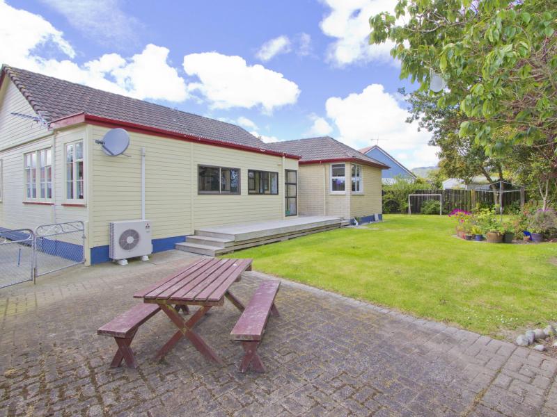 11 Avery Grove, Boulcott, Lower Hutt - Carousel 2