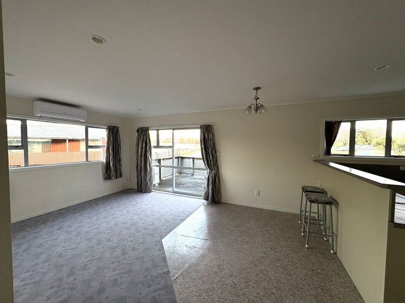 22 Turanga Road, Henderson Valley, Auckland - Carousel 1