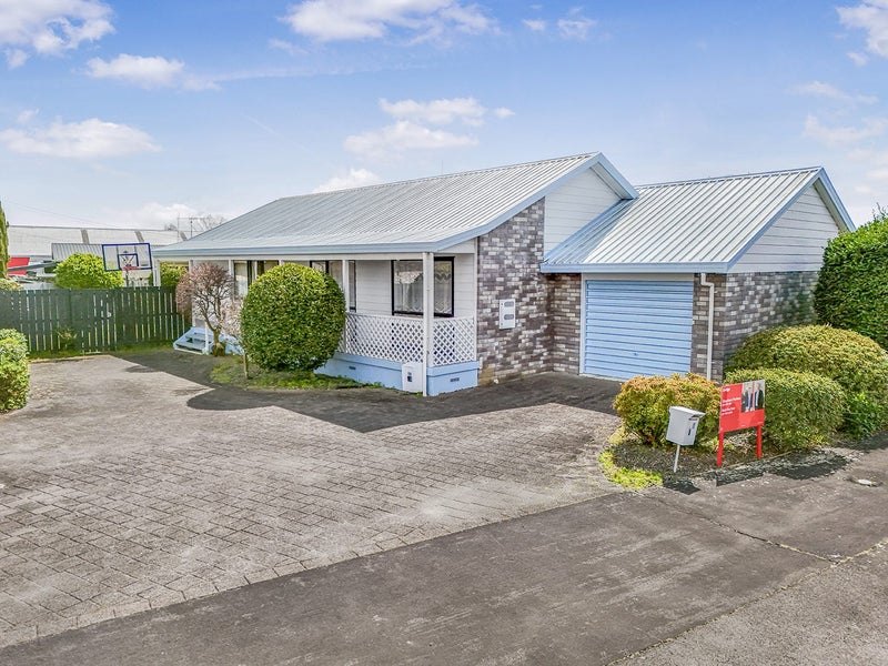 1A Vercoe Road, Beerescourt, Hamilton - Carousel 1