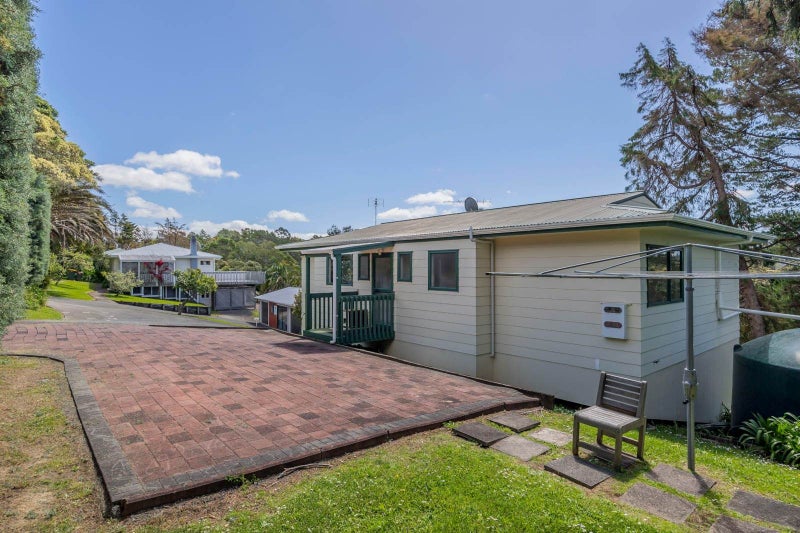 94 The Avenue, Lucas Heights, Auckland - Carousel 1