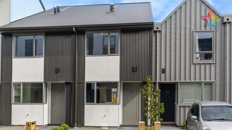 38 John Street, Petone, Lower Hutt - Carousel 1