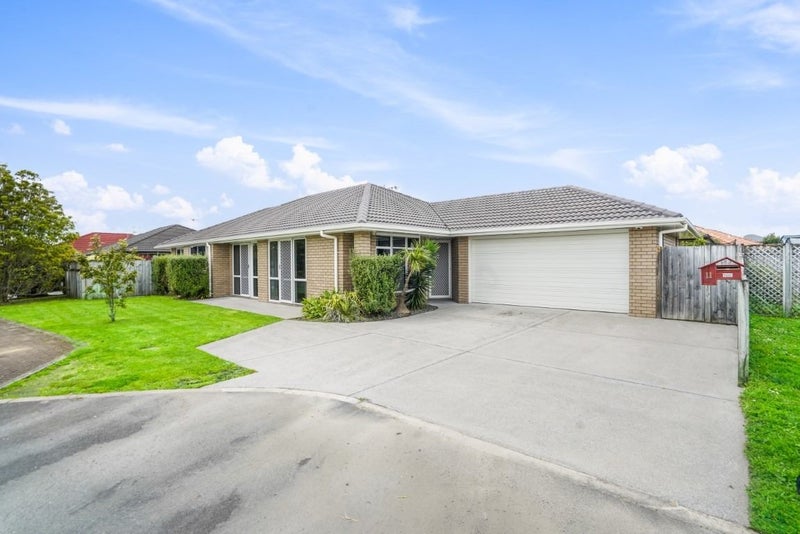 11 Holcroft Place, Huntington, Hamilton - Carousel 1