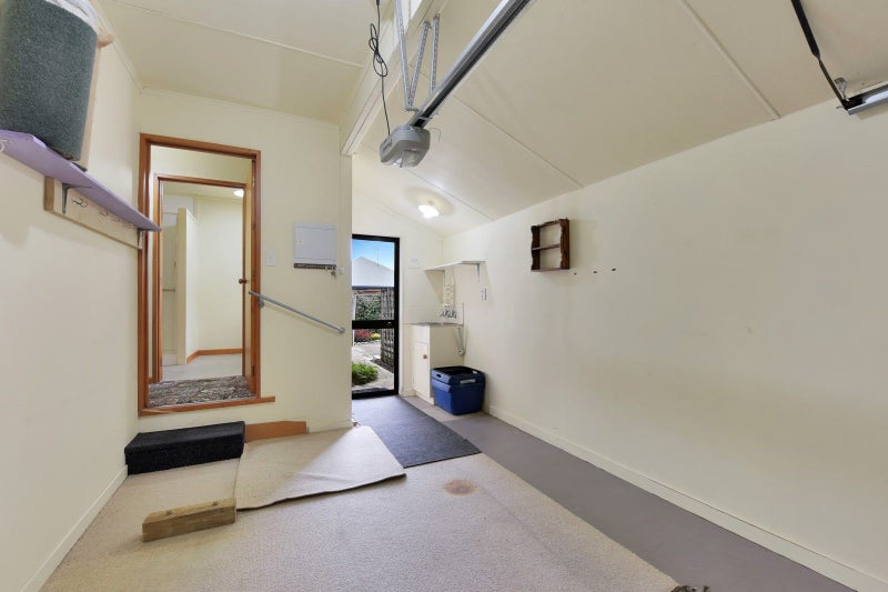 13 Dellwood Green, Richmond, Richmond - Carousel 17