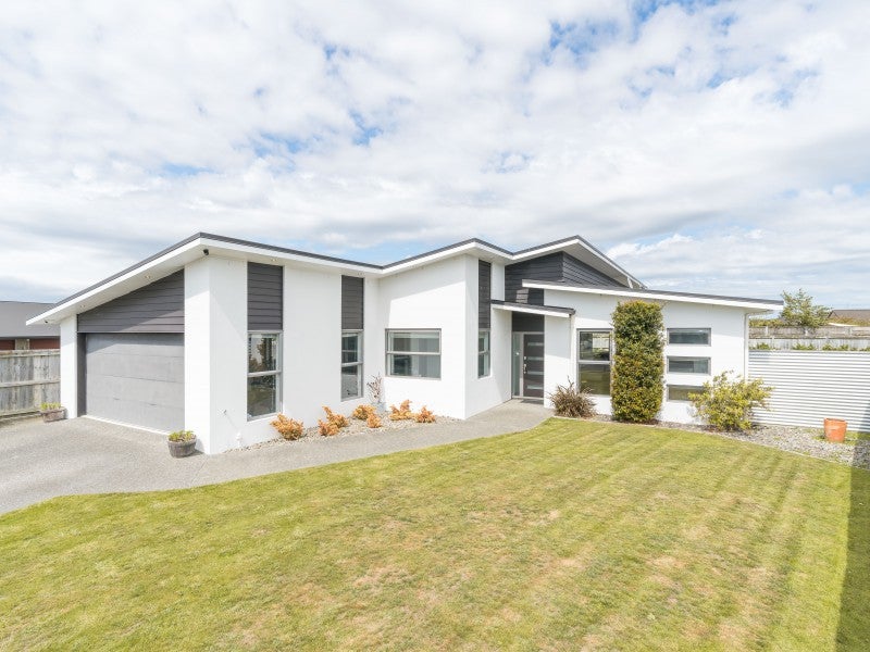50 Chestnut Close, Kelvin Grove, Palmerston North - Carousel 1