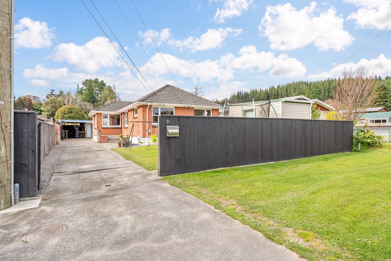 51 Moeraki Road, Maoribank, Upper Hutt - Carousel 1