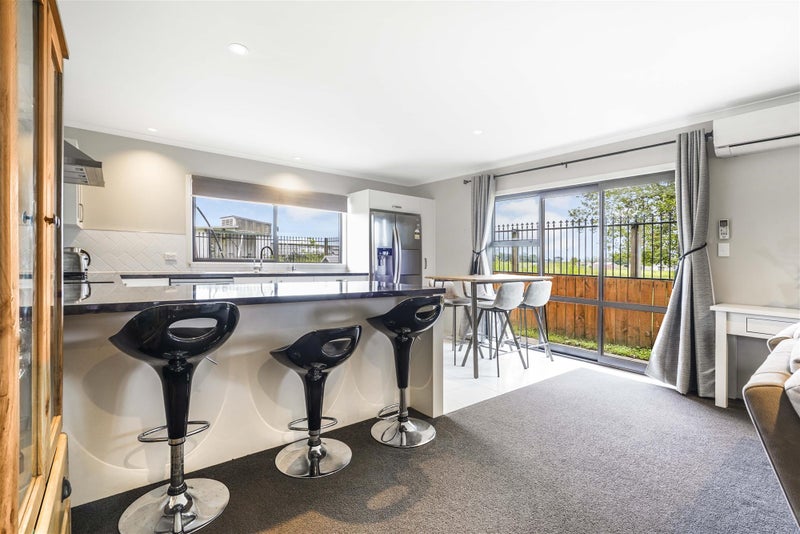 8 Southbrook Close, Glenview, Hamilton - Carousel 2