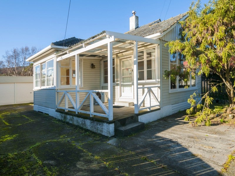 11 Benge Crescent, Naenae, Lower Hutt - Carousel 17