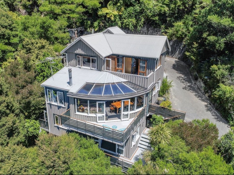 12 Latham Road, York Bay, Lower Hutt - Carousel 1