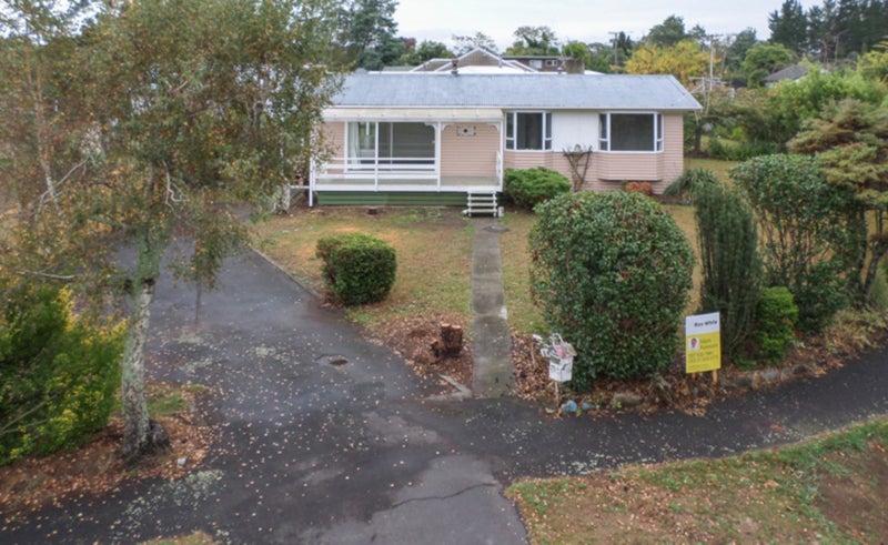 39 Tomin Road, Glenview, Hamilton - Carousel 1