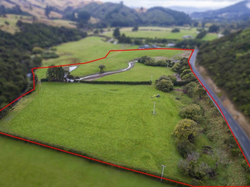 440 Whitemans Valley Road, Whitemans Valley, Upper Hutt - Carousel 1