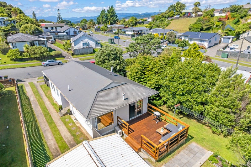 3 Kaitangata Crescent, Kelson, Lower Hutt - Carousel 1