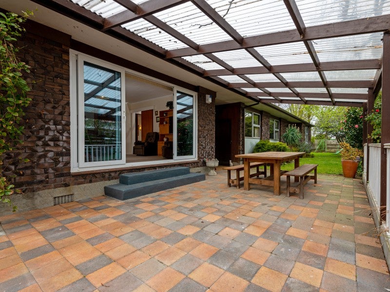 19 Edwards Place, Terrace End, Palmerston North - Carousel 2