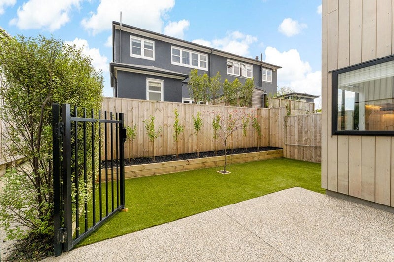 1092A Great North Road, Point Chevalier, Auckland - Carousel 2