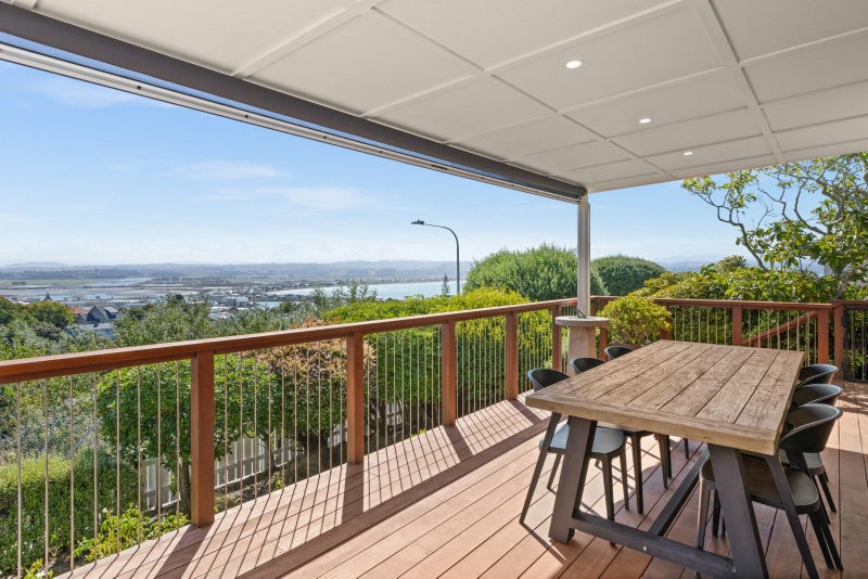1 Roslyn Road, Bluff Hill, Napier - Carousel 1