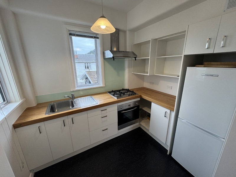 4/12 Kilbirnie Crescent, Kilbirnie, Wellington - Carousel 2