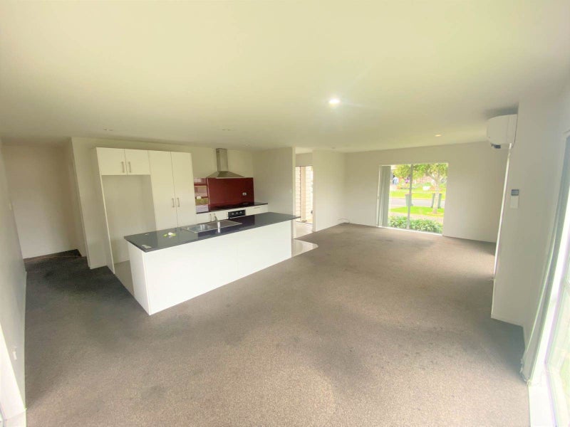 60 Kauri Drive, Takanini, Auckland - Carousel 2