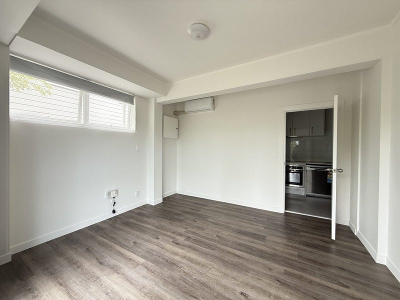 20 Woodcote Drive, Glenfield, Auckland - Carousel 2