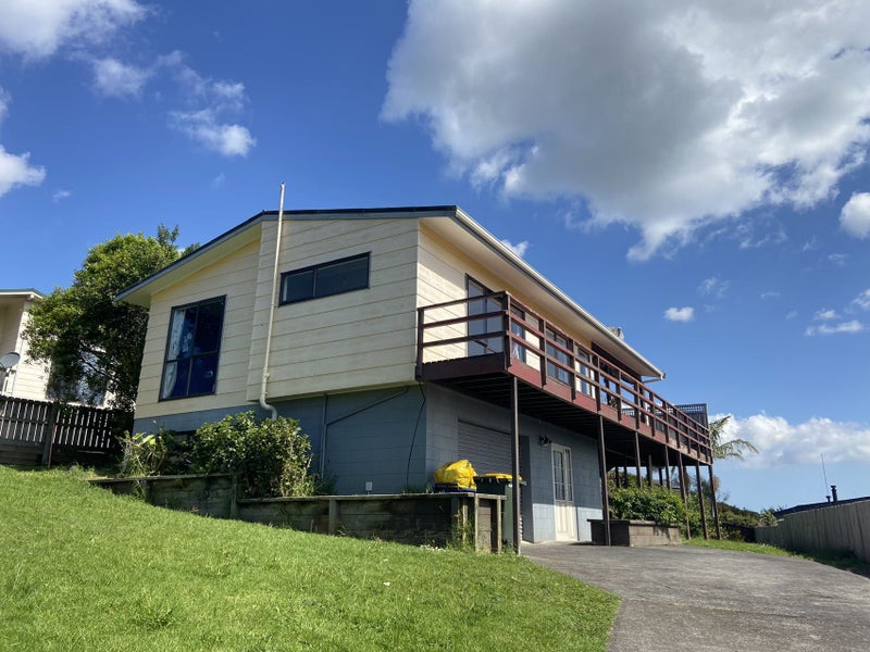 42 Pemberton Avenue, Bayview, Auckland - Carousel 2