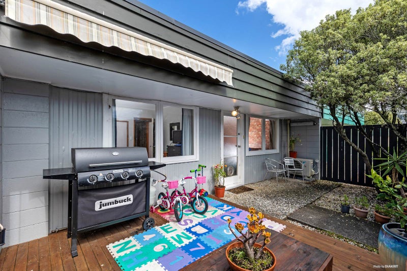 2/21 Cresta Avenue, Beach Haven, Auckland - Carousel 1