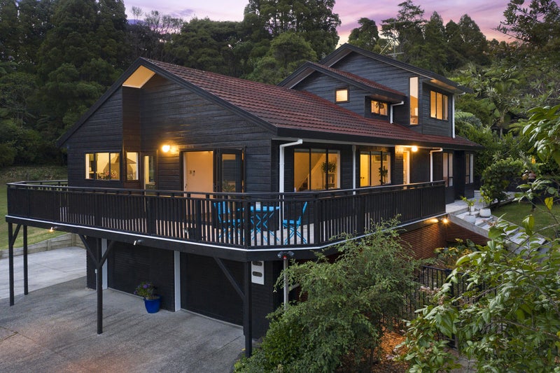12 Rimu Road, Oratia, Auckland - Carousel 1