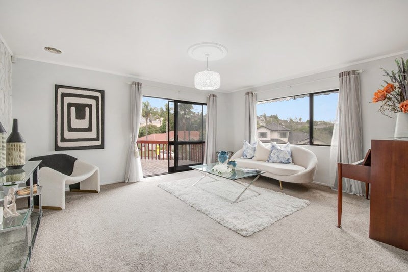 2 Westminster Gardens, Unsworth Heights, Auckland - Carousel 2