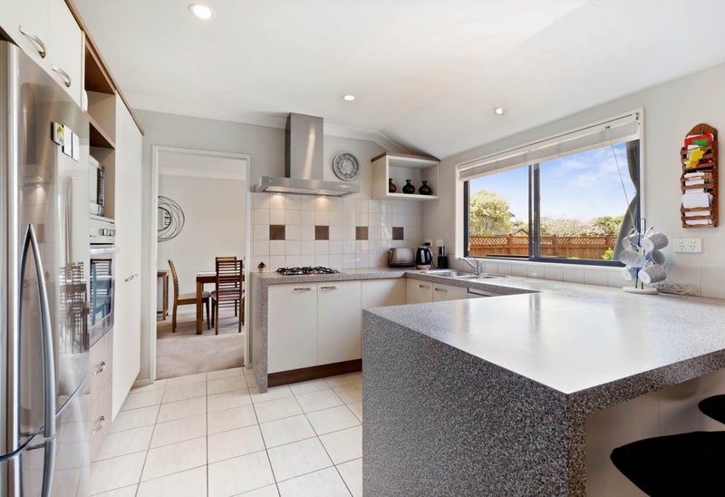 2 Bellshill Close, Wattle Downs, Auckland - Carousel 2