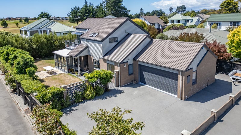 498 Bower Avenue, Parklands, Christchurch - Carousel 1