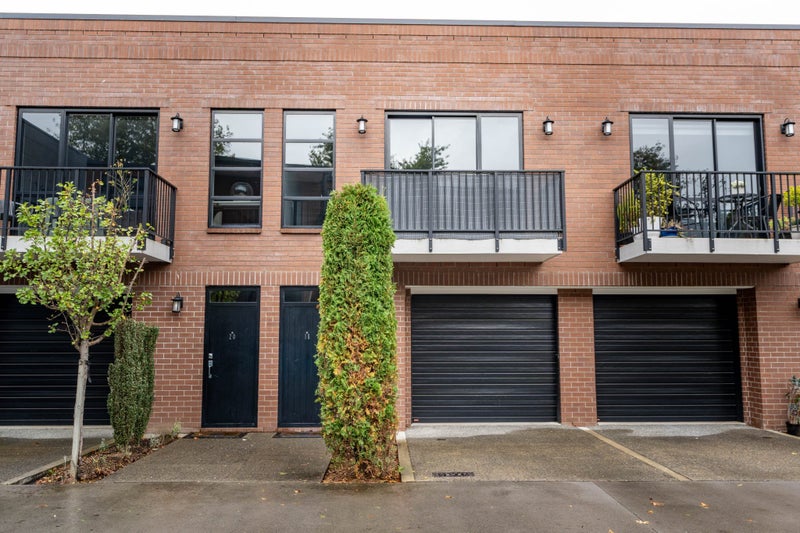 18 Village Quarter Lane, Frankton, Hamilton - Carousel 1