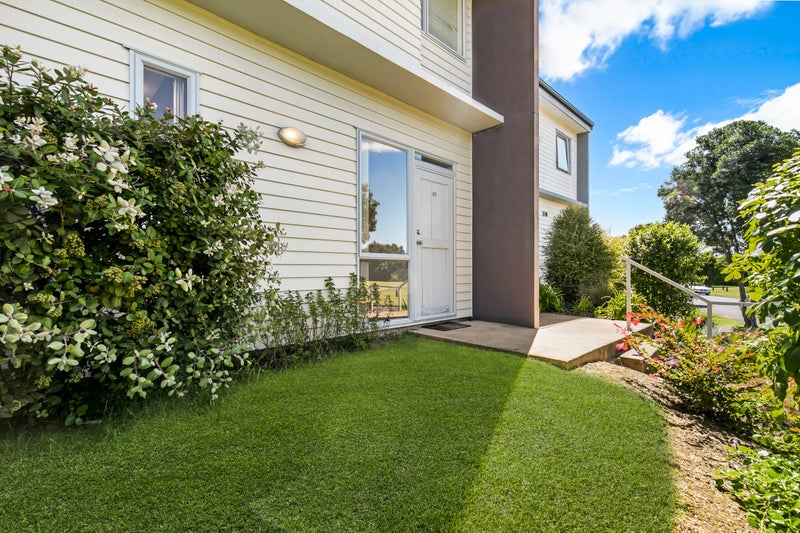 97/7 Kelvin Hart Drive, East Tamaki, Auckland - Carousel 2