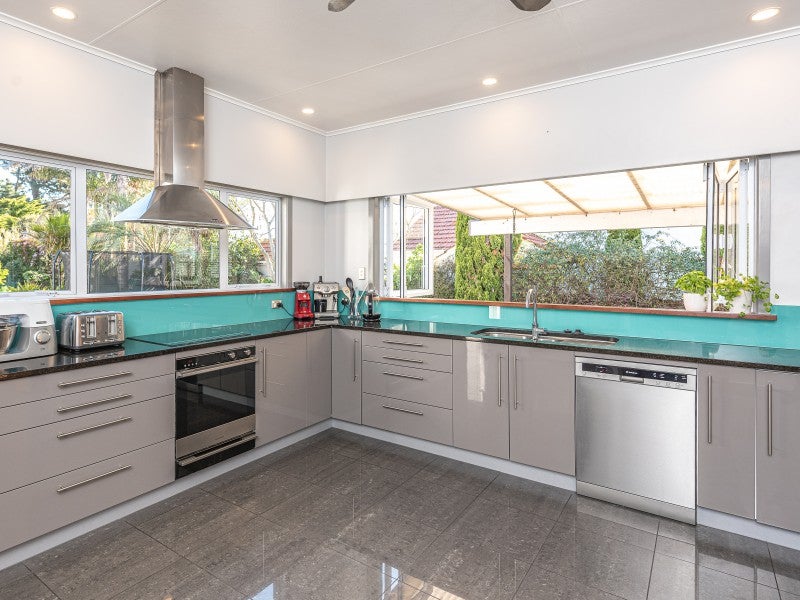 9 Tregarth Street, Saint Johns Hill, Whanganui - Carousel 2