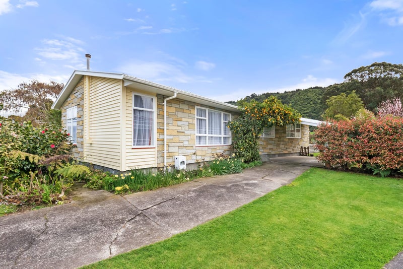 9 Ruapae Grove, Trentham, Upper Hutt - Carousel 2