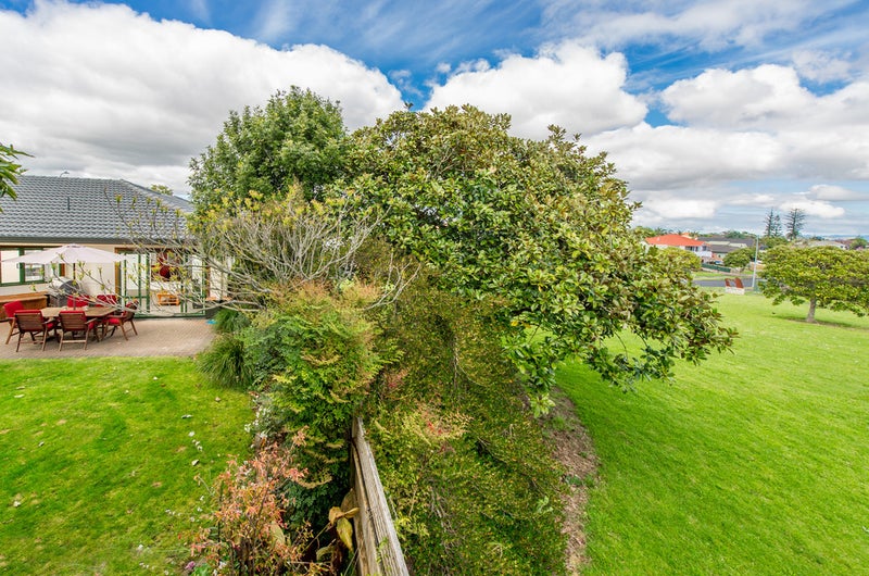 26 Bob Charles Drive, Golflands, Auckland - Carousel 26