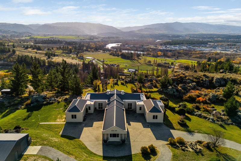 2 Fairway Drive, Bridge Hill, Alexandra - Carousel 1