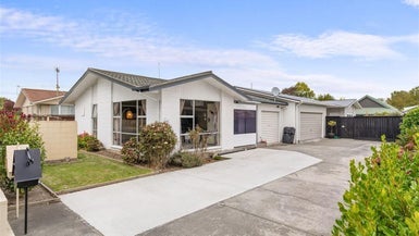 39 Ambleside Drive, Burnside, Christchurch - Carousel 1