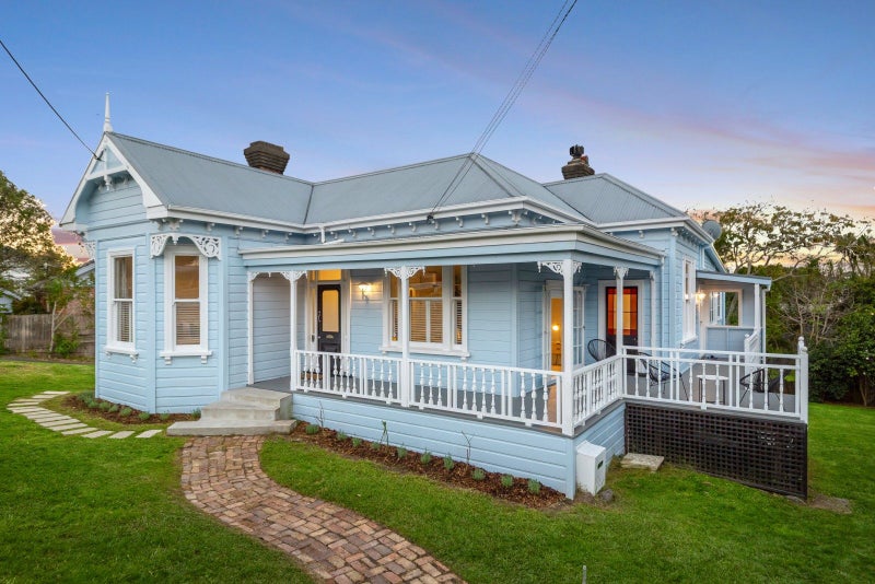 8 Maritime Terrace, Birkenhead, Auckland - Carousel 2