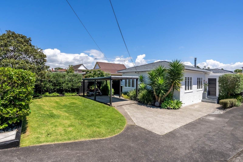 1/115 Shakespeare Rd, Milford, North Shore City - Carousel 1
