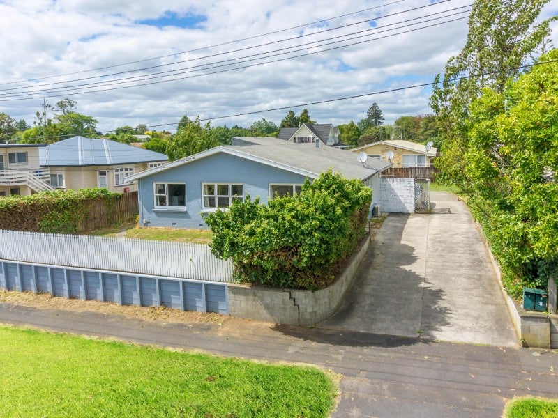 2/8 Te Aroha Street, Hamilton East, Hamilton - Carousel 1