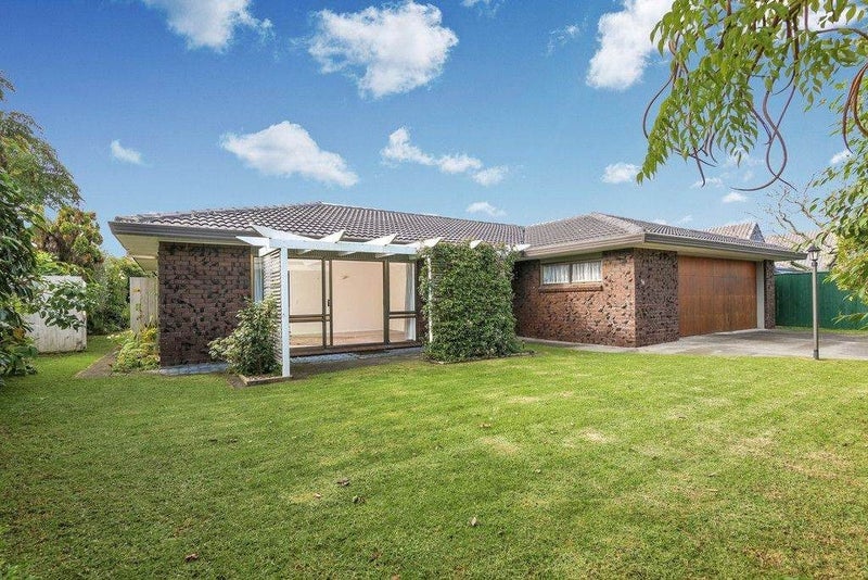 51 Vivian Wilson Drive, Eastern Beach, Auckland - Carousel 1