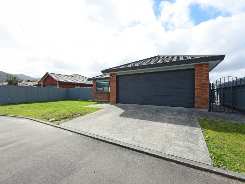 9 Louis Street, Trentham, Upper Hutt - Carousel 19