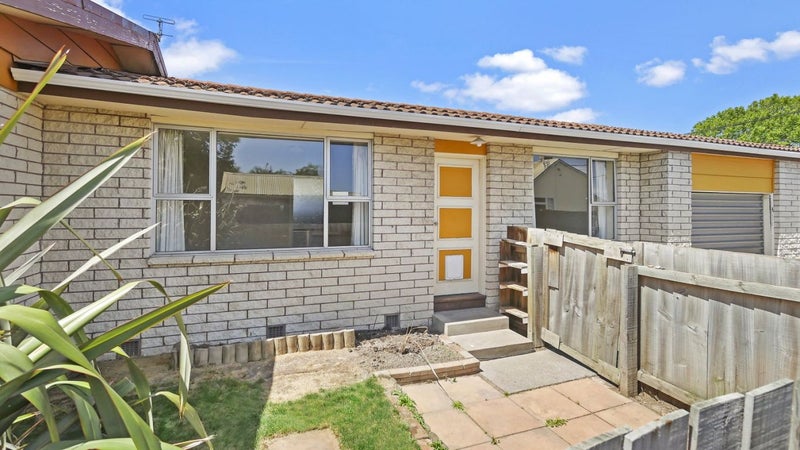 2/32 Sylvan Street, Hillmorton, Christchurch - Carousel 1