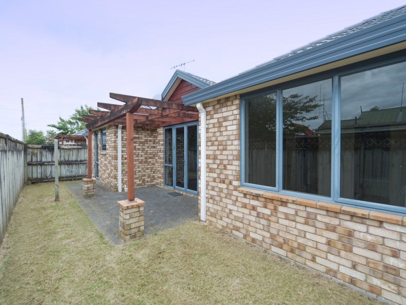 2/165 Nixon Street, Hamilton East, Hamilton - Carousel 2