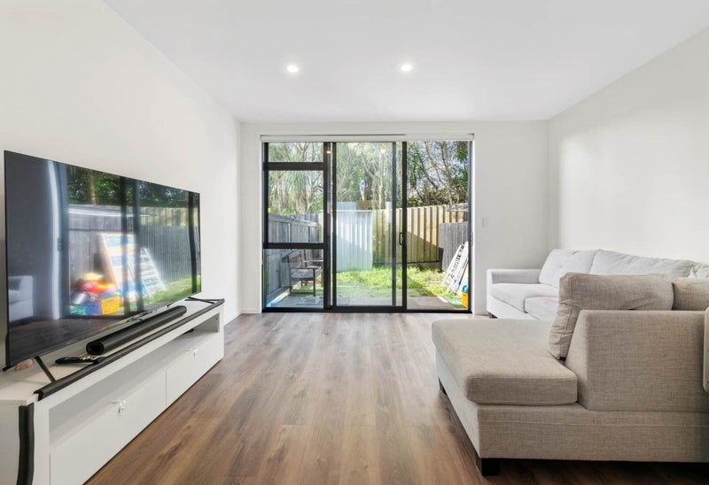 30 Kotuitui Street, Manukau, Auckland - Carousel 2