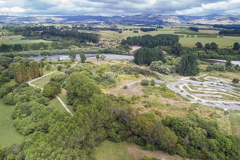 52 Buick Crescent, Awapuni, Palmerston North - Carousel 2