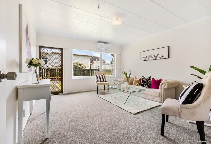 2/100 St Lukes Road, Mount Albert, Auckland - Carousel 1
