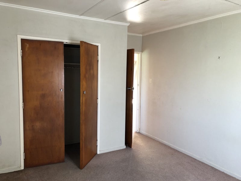 55 Kahikatea Drive, Melville, Hamilton - Carousel 11