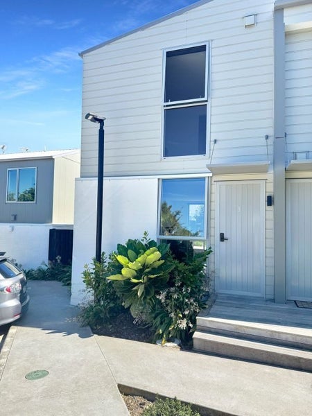 3/25 Tranent Road, Mangere, Auckland - Carousel 1