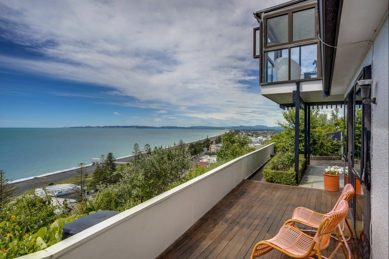 24A Clyde Road, Bluff Hill, Napier - Carousel 1