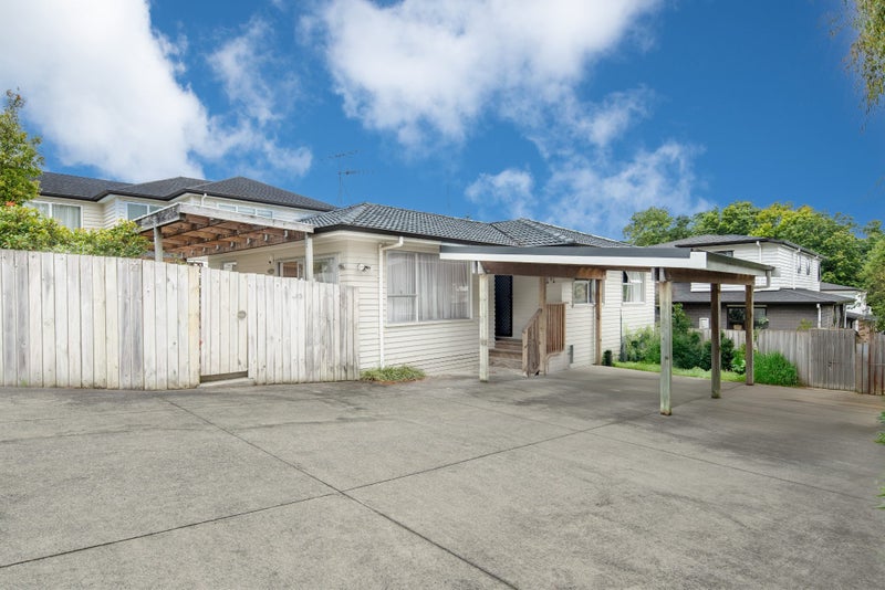 27 Normanton Street, Glenfield, Auckland - Carousel 1