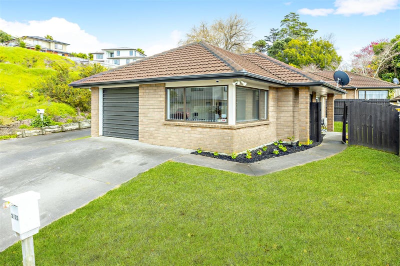 2/23 Lowburn Place, Clover Park, Auckland - Carousel 1