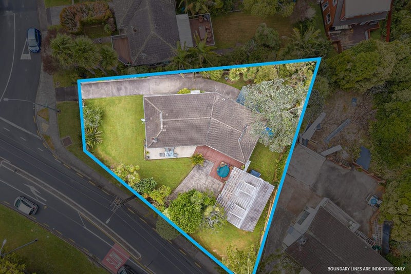 156 Godley Road, Titirangi, Auckland - Carousel 2